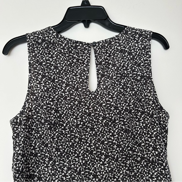 GAP Womens Sleeveless Geo Print Blouse - Picture 8 of 13